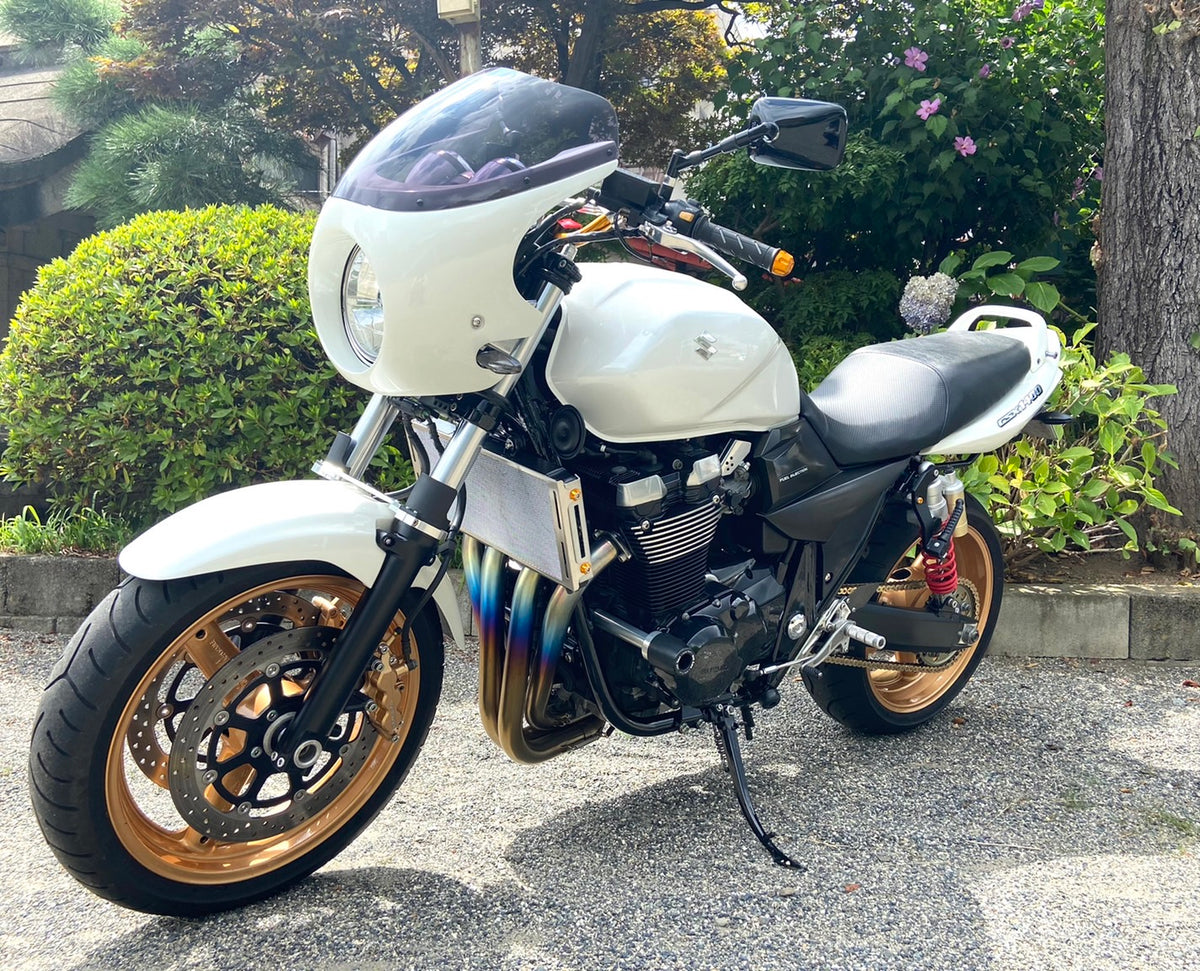 スズキ GSX1400 K2 100馬力 国内モデル – Mich's Garage